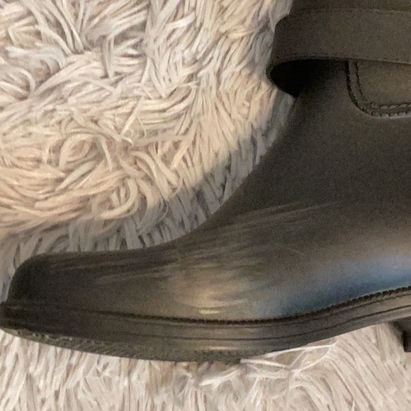 Suzy Shier black rain boots size 7 - Picture 8 of 8